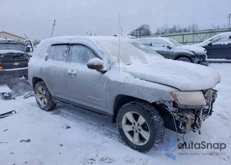 2016 Jeep Compass Sport z USA, uszkodzony, nr VIN 1C4NJDBB0GD617989